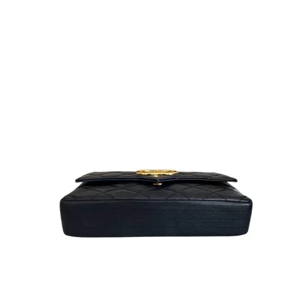 Chanel Flap Bag - Picture 5 of 9